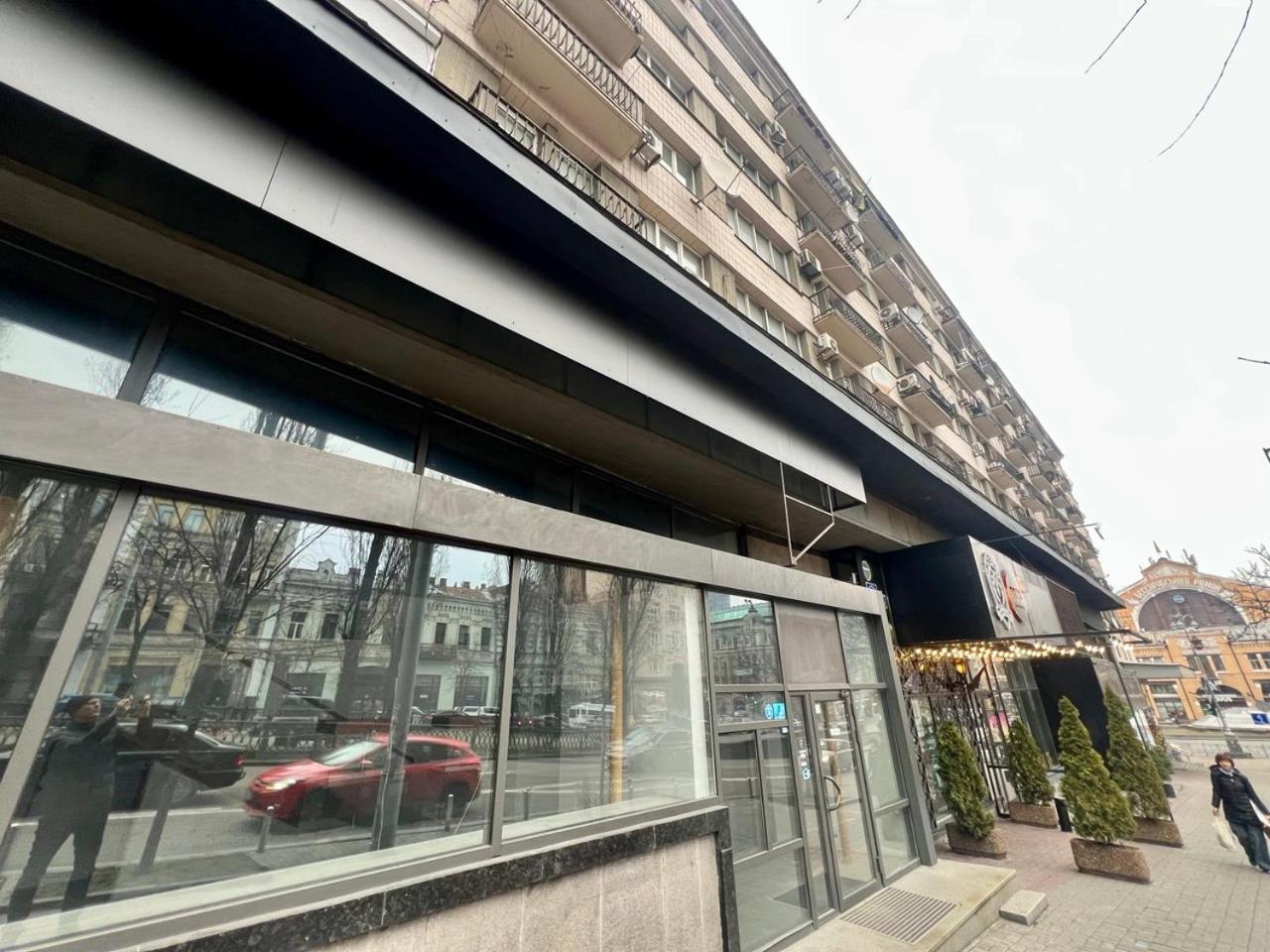 Apartments Near Arena City Kiev Bagian luar foto