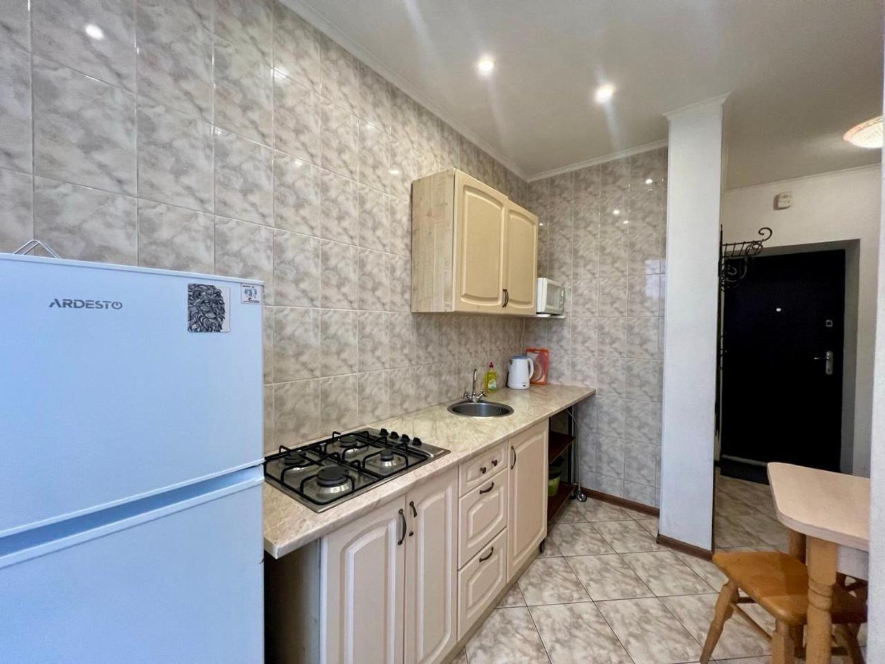 Apartments Near Arena City Kiev Bagian luar foto