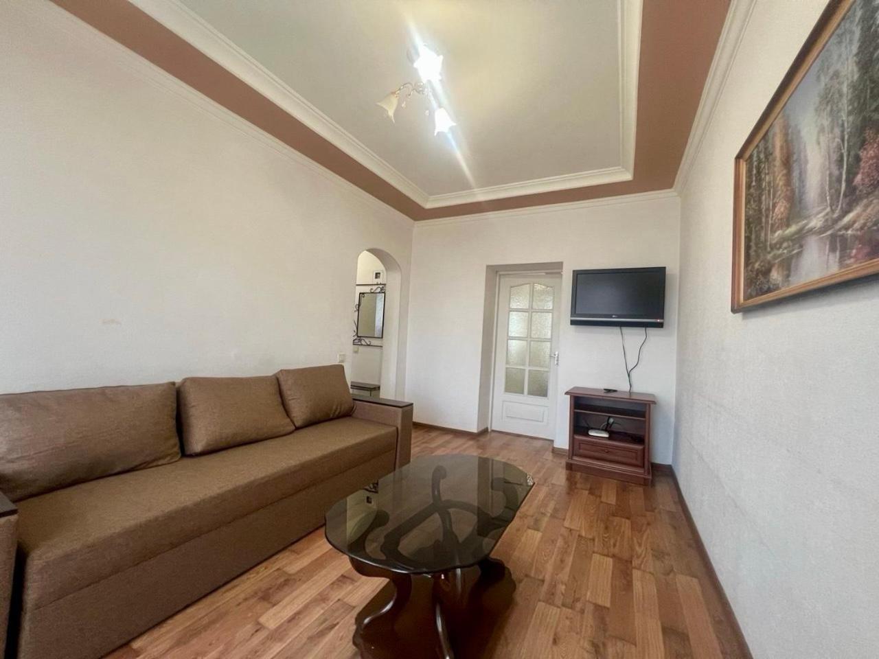 Apartments Near Arena City Kiev Bagian luar foto